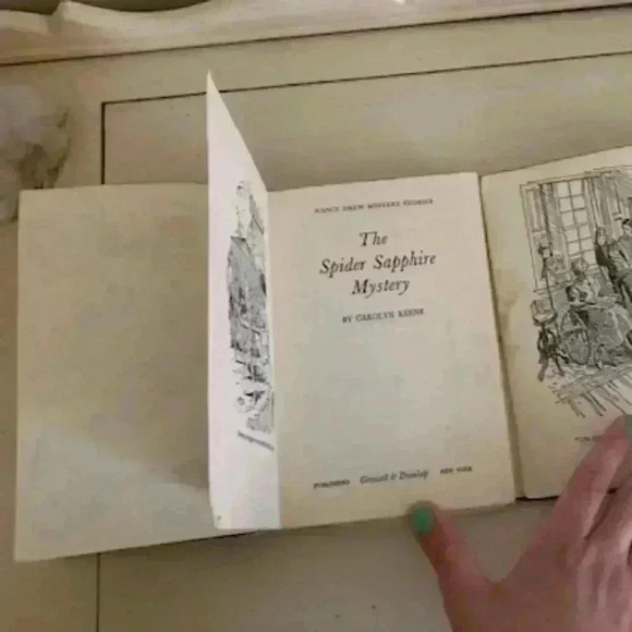 The Double Jinx Mystery Keene, Carolyn and The Spider Sapphire Mystery BOOKS - Picture 2 of 4